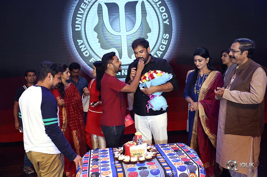 Vakkantham-Vamsi-Birthday-on-Naa-Peru-Surya-Sets